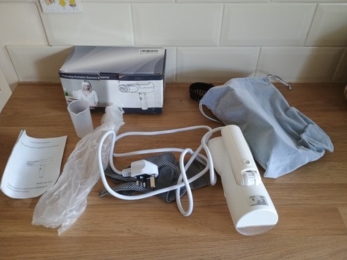 Foldable portable garment - portable,